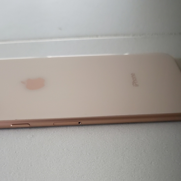Unlocked Apple‎ iPhone 8 64GB Rose Gold - Picture 2 of 6
